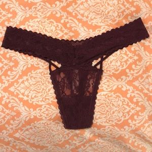 Bundle of 4 VS thongs